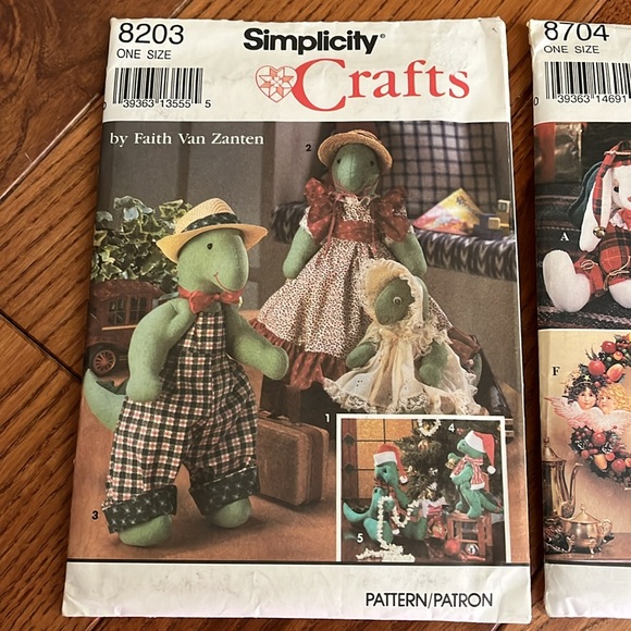 2 simplicity 1 McCall’s sewing patterns - Picture 2 of 11